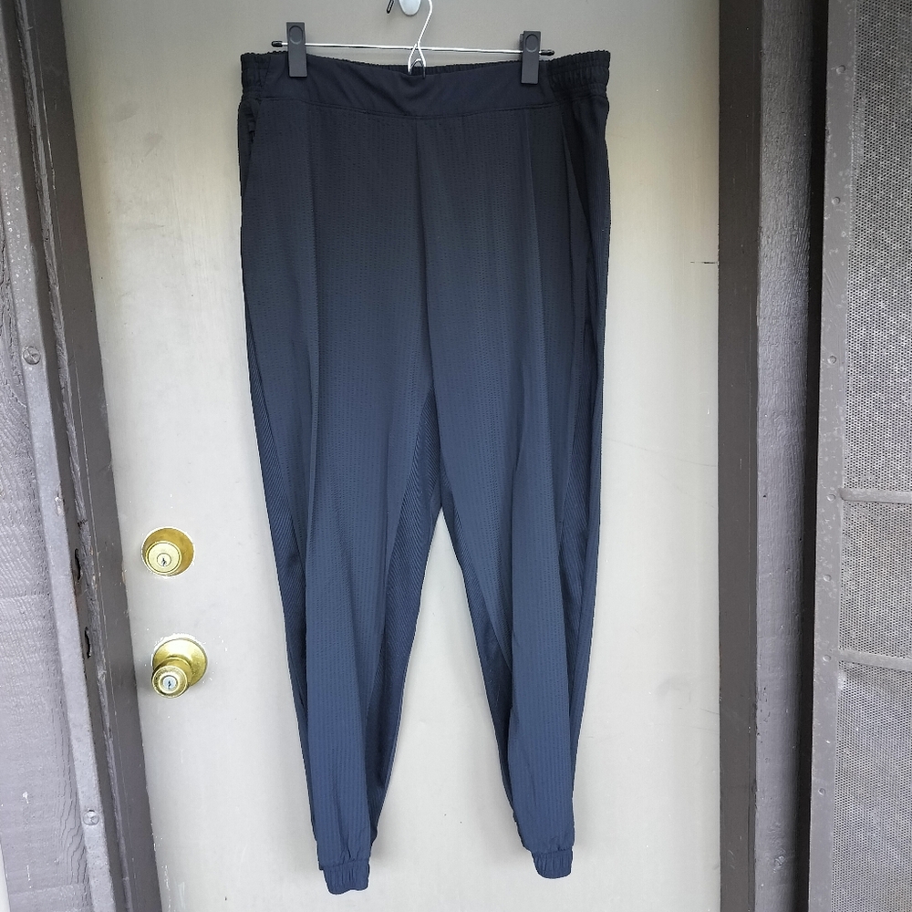 Athleta Brooklyn Textured Jogger Black Lightweight Athletic Pants - Picture 3 of 9